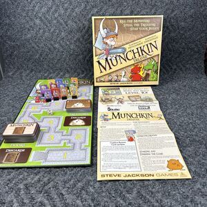 Munchkin Deluxe COMPLETE Steve Jackson Games John Kovalic Monsters Treasure